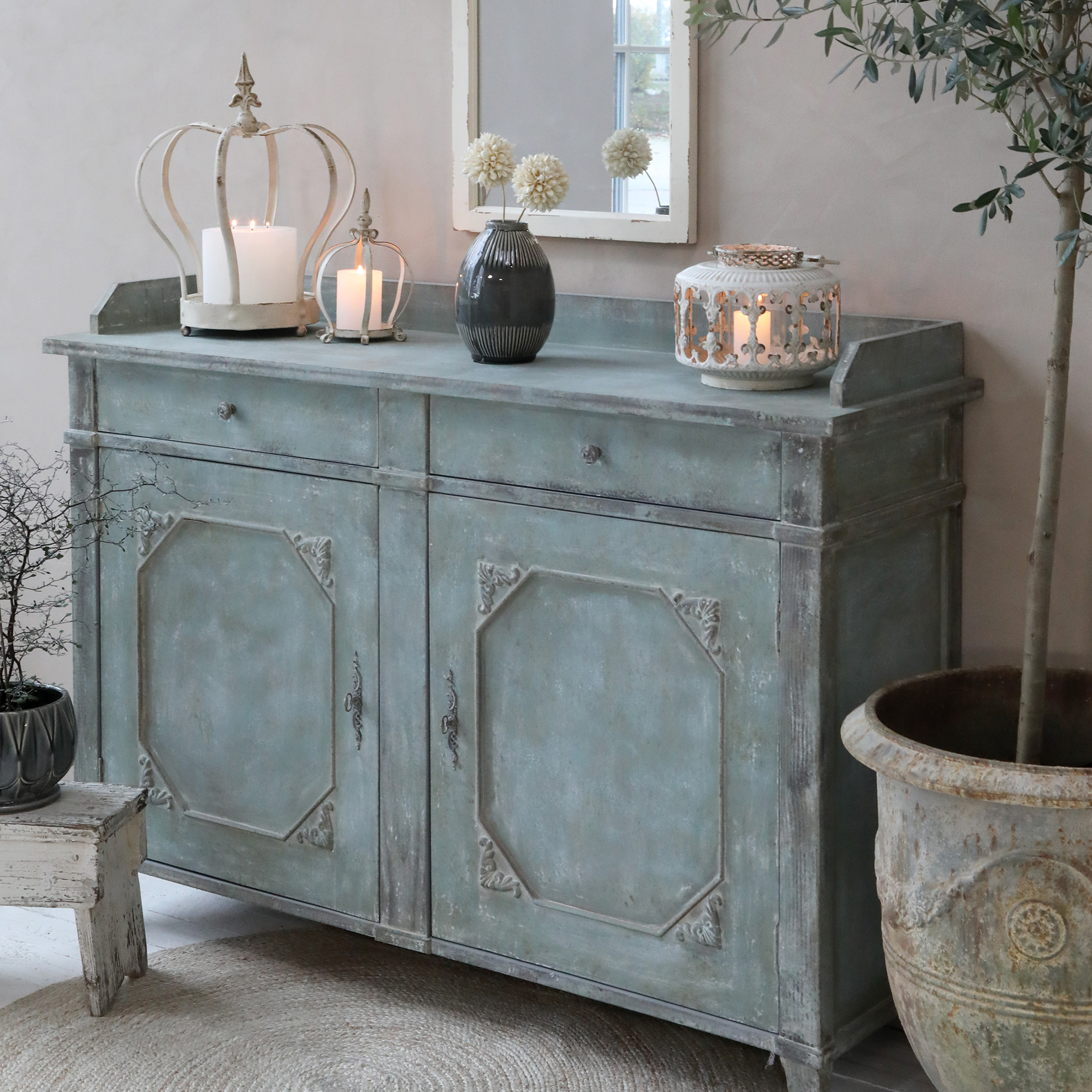 Credenza verde azzurro a due ante con ripiano centrale - Chic Antique