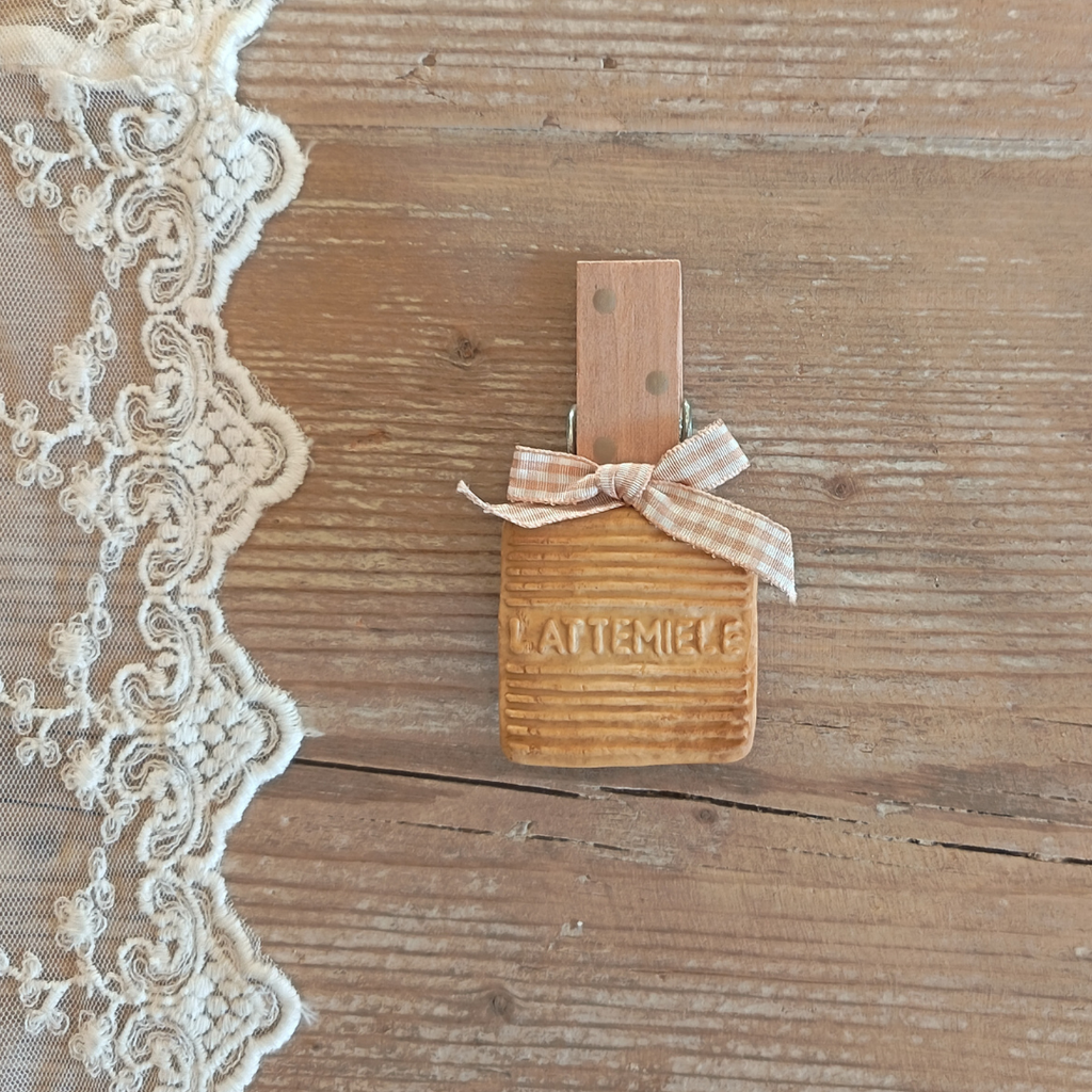 Handmade ceramic biscuit-decorated peg for package closure - 10x5cm
