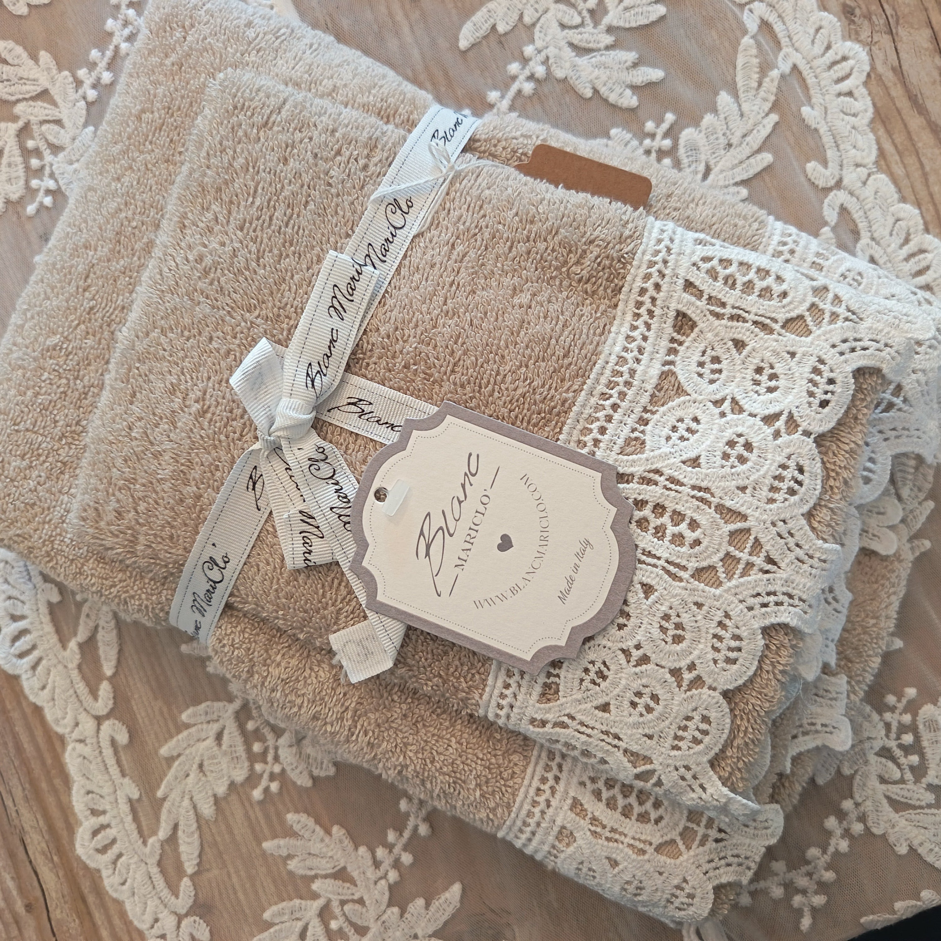Coppia spugna viso e ospite beige con pizzo - Blanc Mariclò