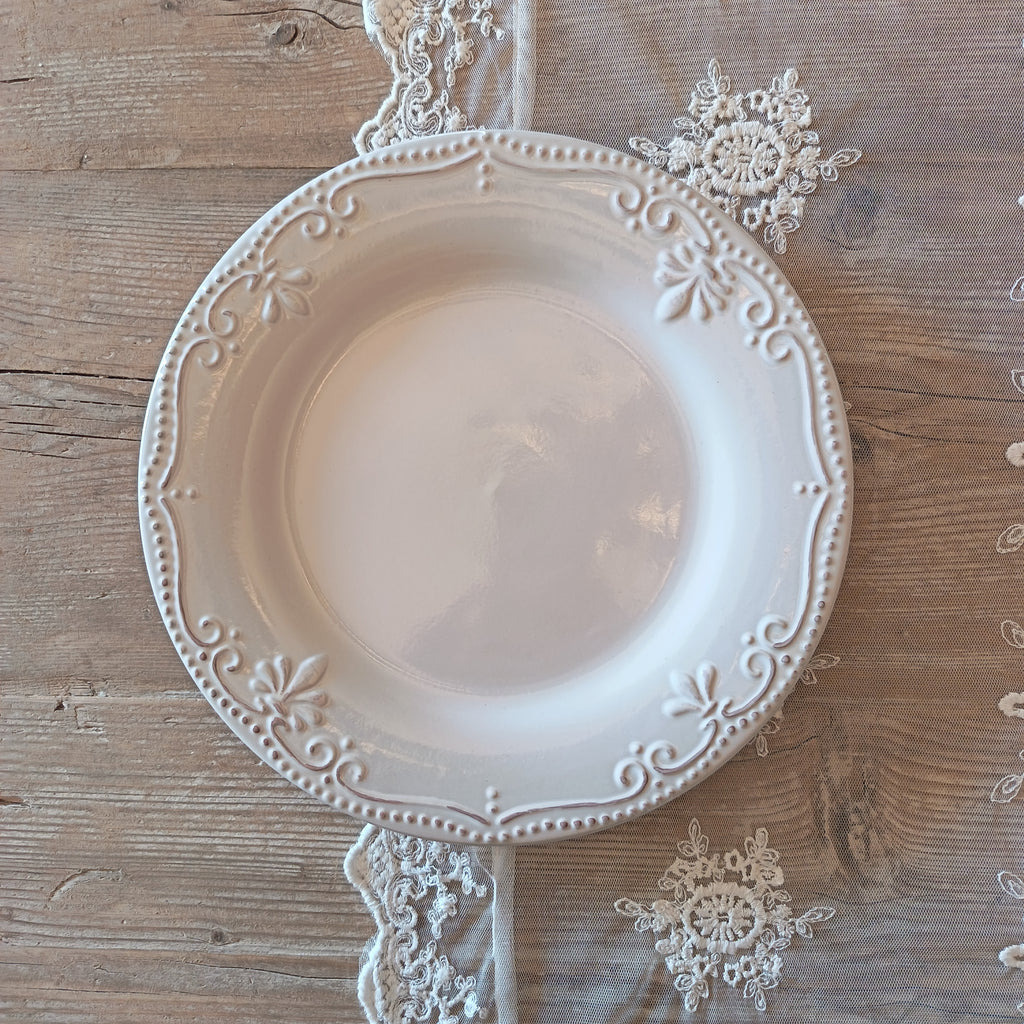18-piece "Belle Epoque" dinner set: 6 soup plates, 6 dinner plates, 6 dessert plates, and fabric clouds.