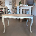 Tavolino basso in legno dipinto a mano